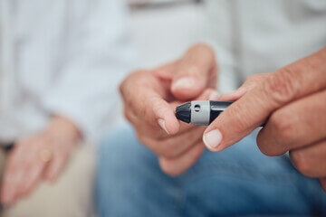 병아리콩 효능을 보기 전에 병아리콩은 7,500년 전부터 중동에서 재배된 것으로 추정되며, 인류 역사상 최초로 재배된 콩과 식물로 알려져 있습니다. 또한 미국 타임지에서 선정한 세계 10대 건강식품으로 알려져 있습니다.