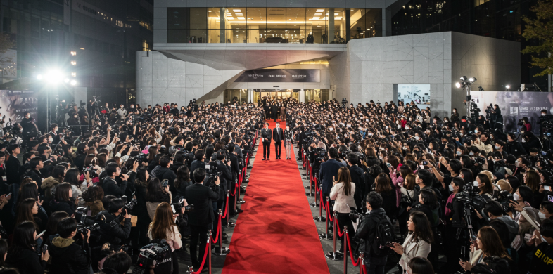 2025년 화제작! '거룩한 밤 데몬 헌터스' 시사회 리뷰와 출연진 평가