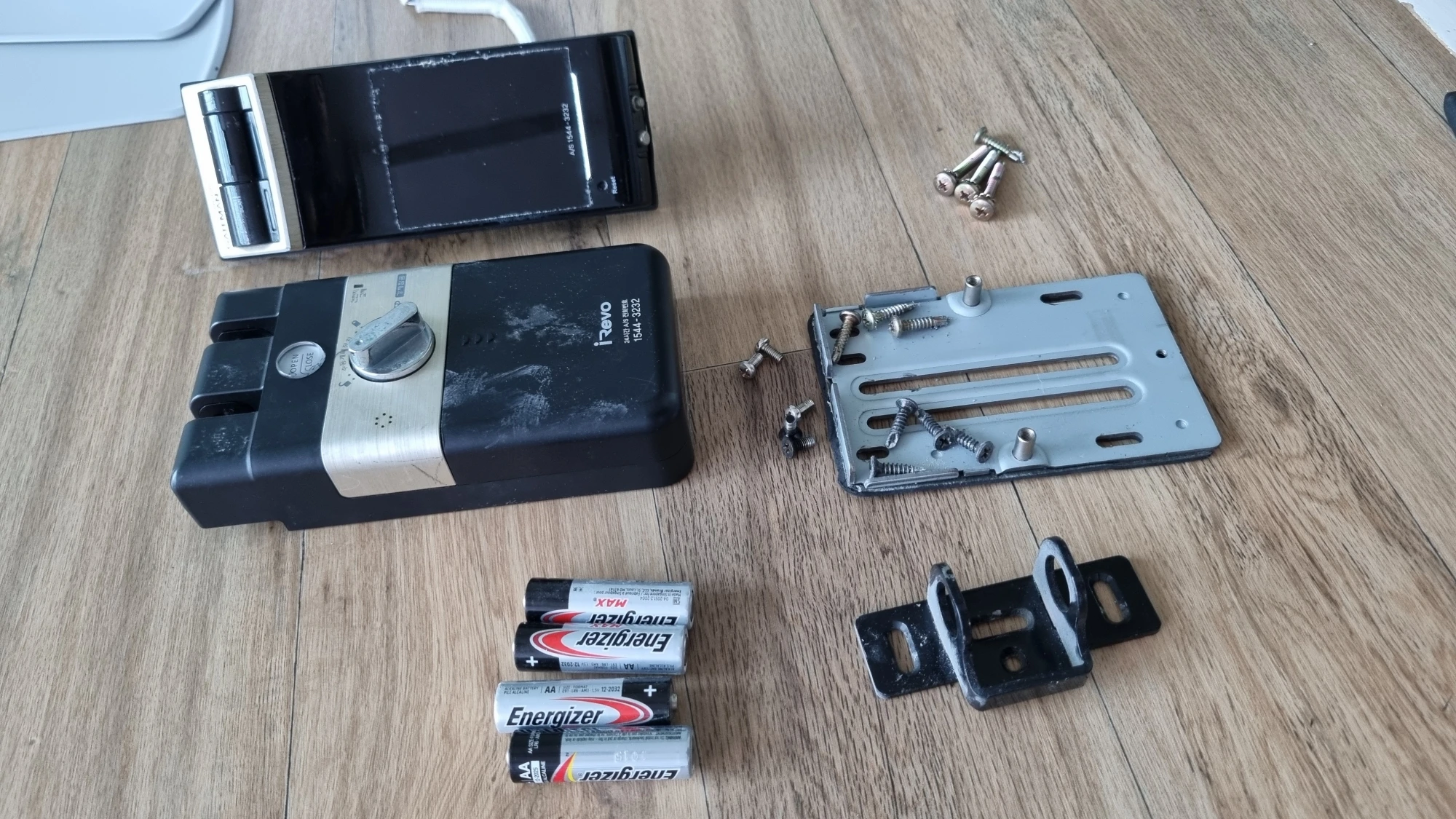 도어락 뗀 모습