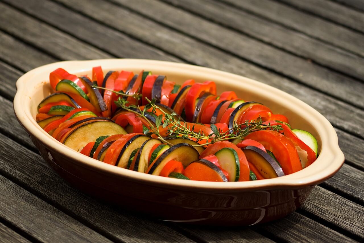 저녁 시간에 피해야 할 음식들 그리고 그 이유들