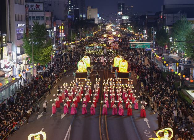 연등행렬