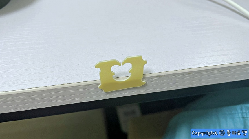 빵클립-책상에-붙이기