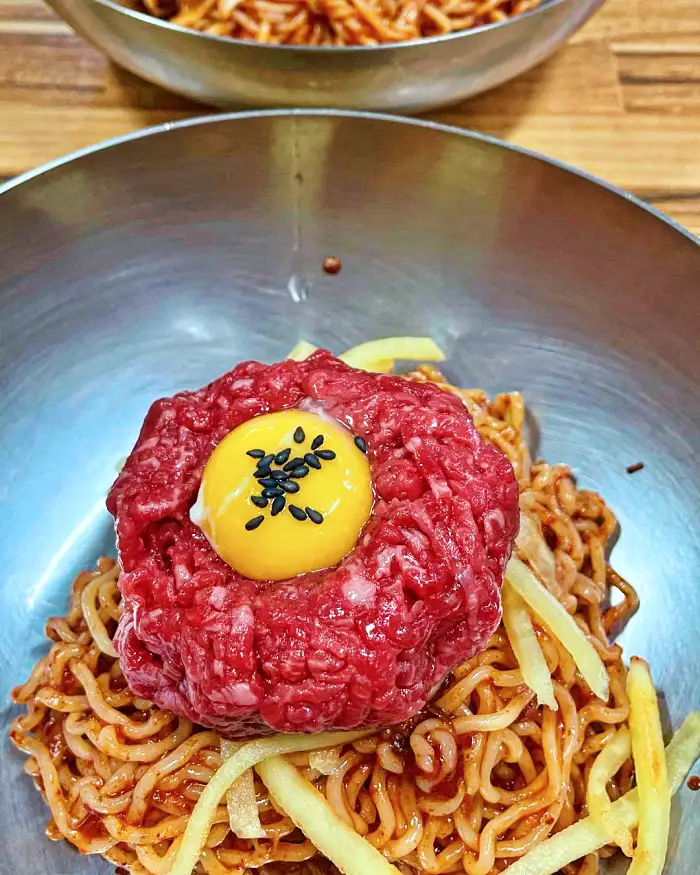 신림 신원시장 맛집 육회비빔면