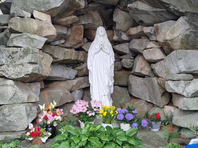 홍성성당 성모상