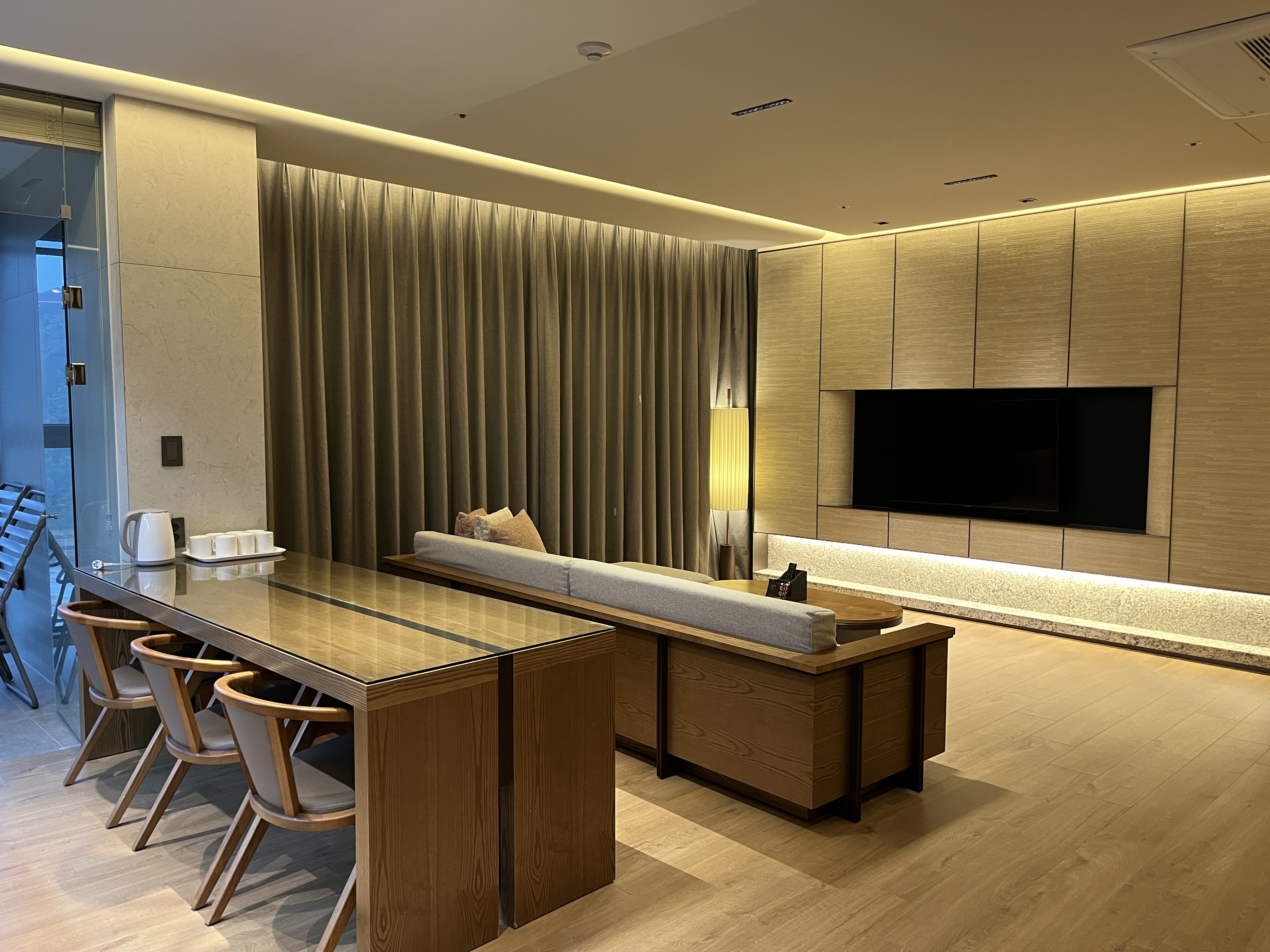 소노펠리체-델피노-거실-주방