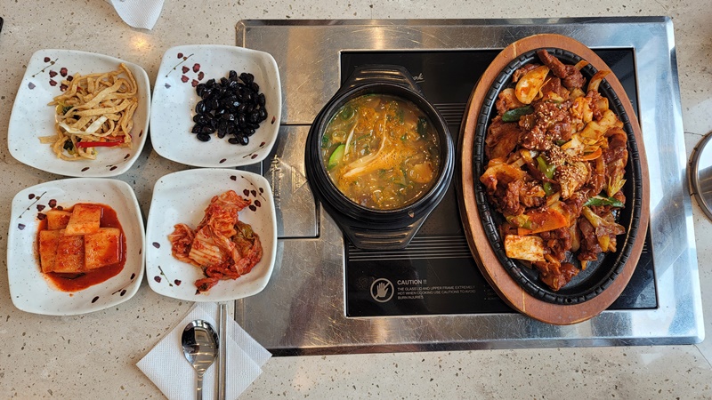 쏠비치 진도 그릴하우스 - 제육볶음과 차돌된장찌개