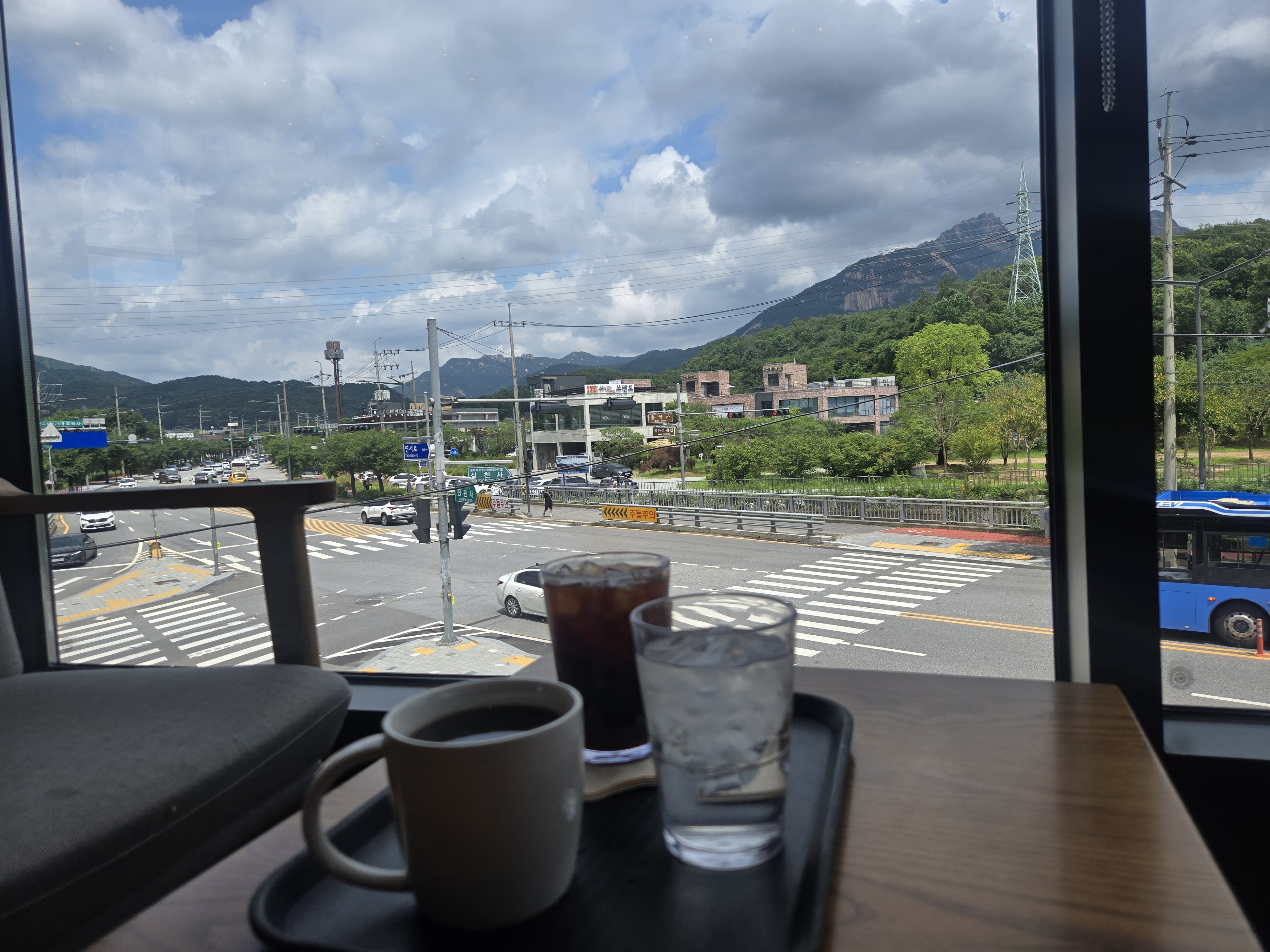 스타벅스 진관DT점 커피