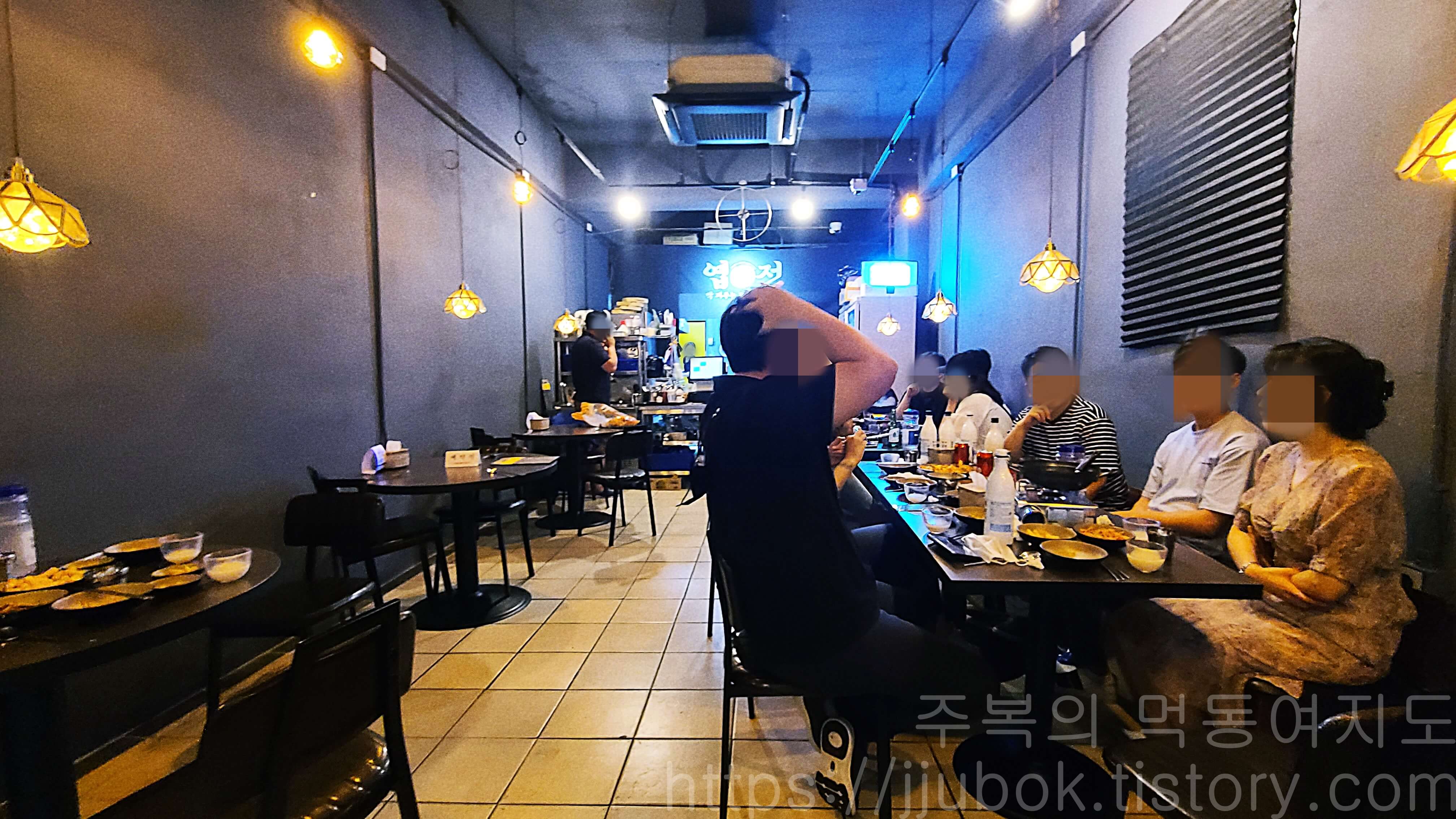 인천-계산동-엽전-내부-분위기