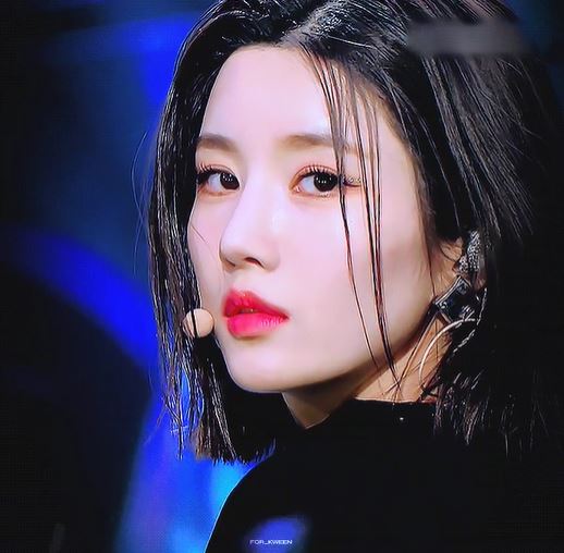 권은비 얼굴