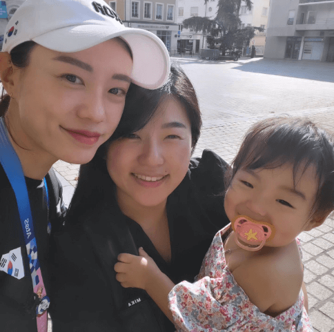 김예지-선수와-아이-가족사진