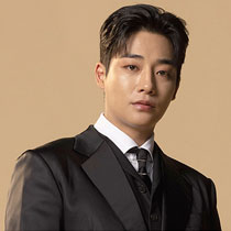 정우혁 (강율)