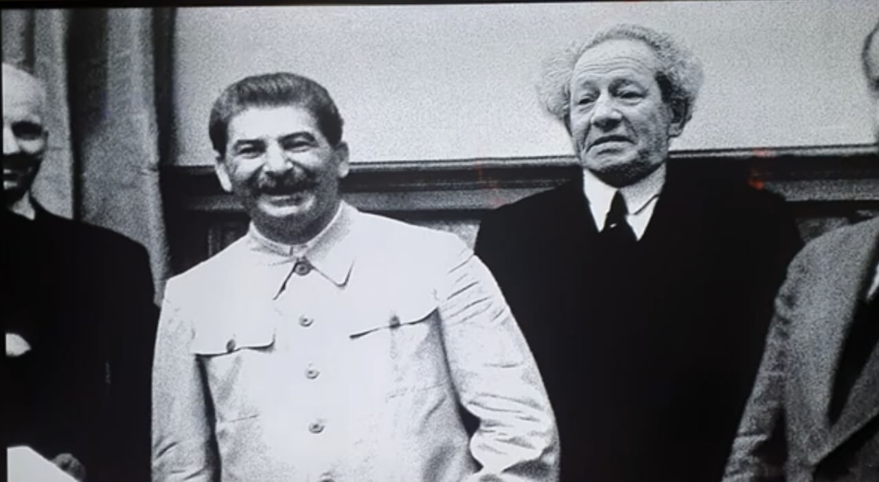 미소짓는 스탈린