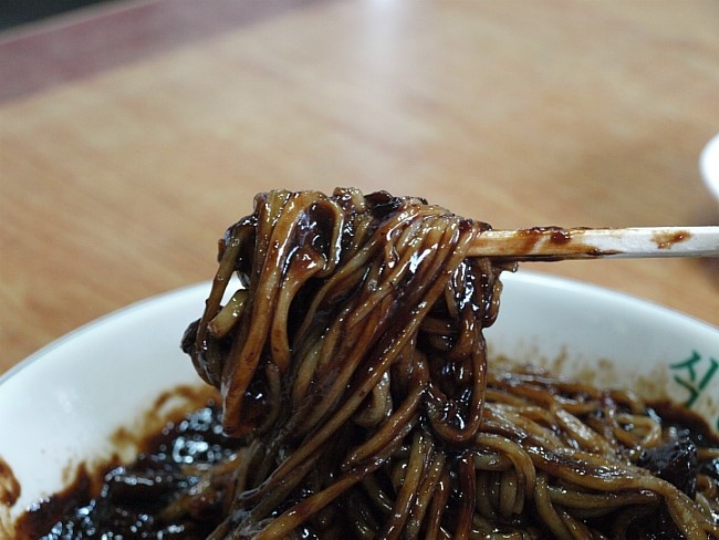 일월식당