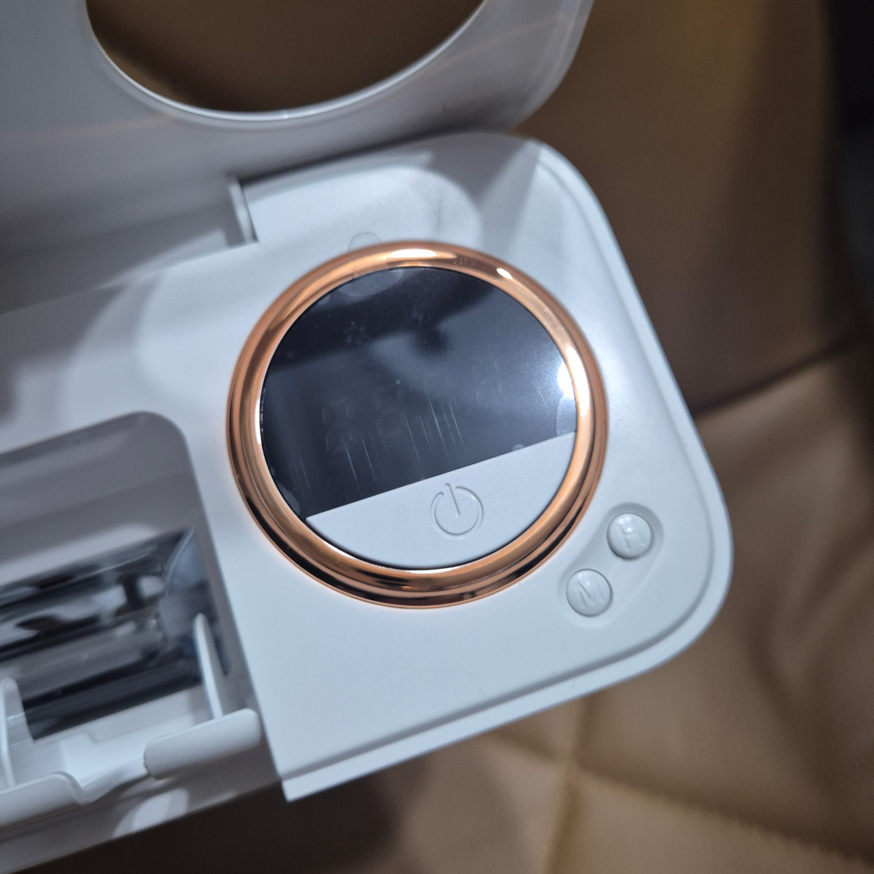 크리썸 칫솔살균기 전원 버튼