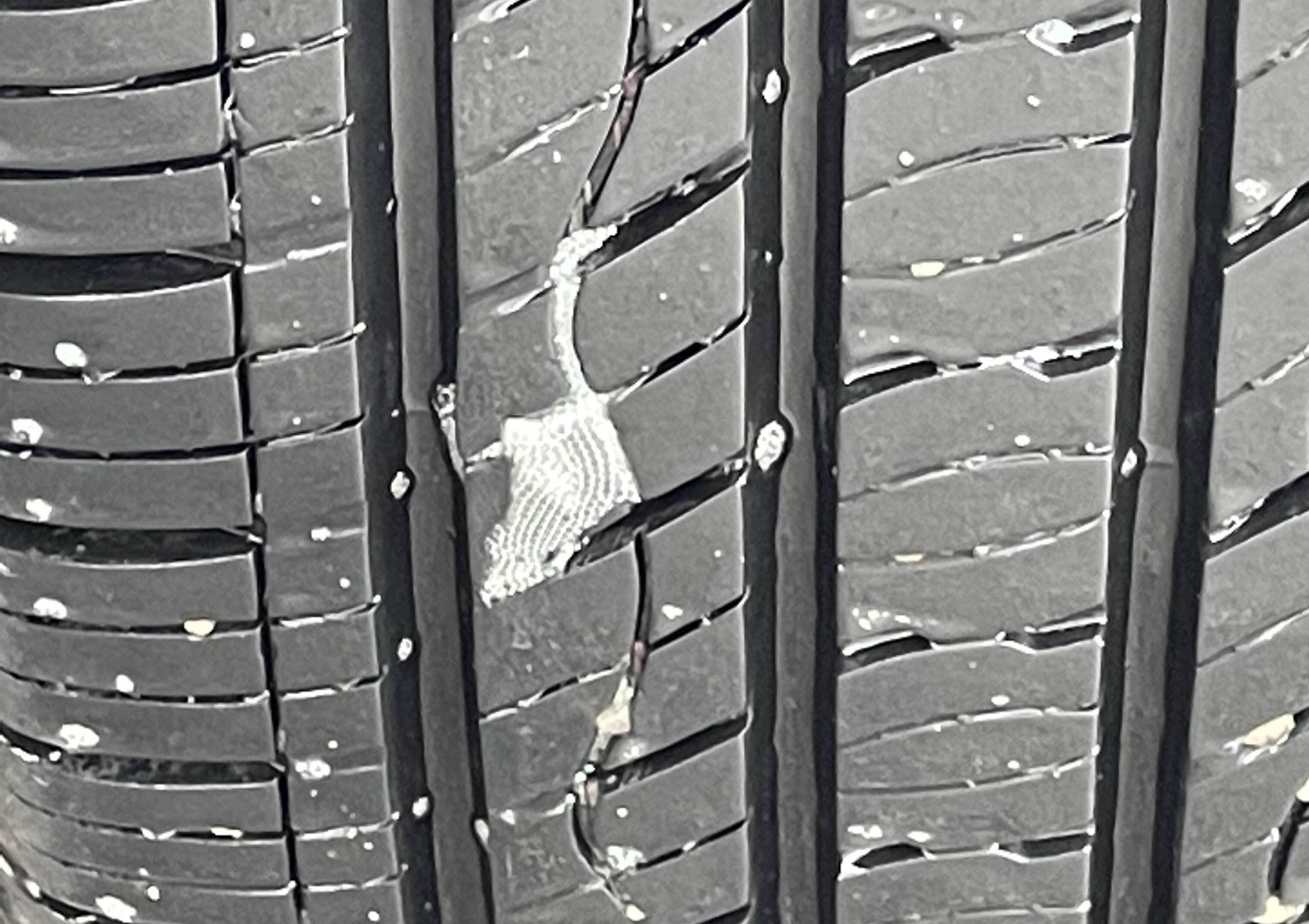 타이어 실펑크 거품 위치