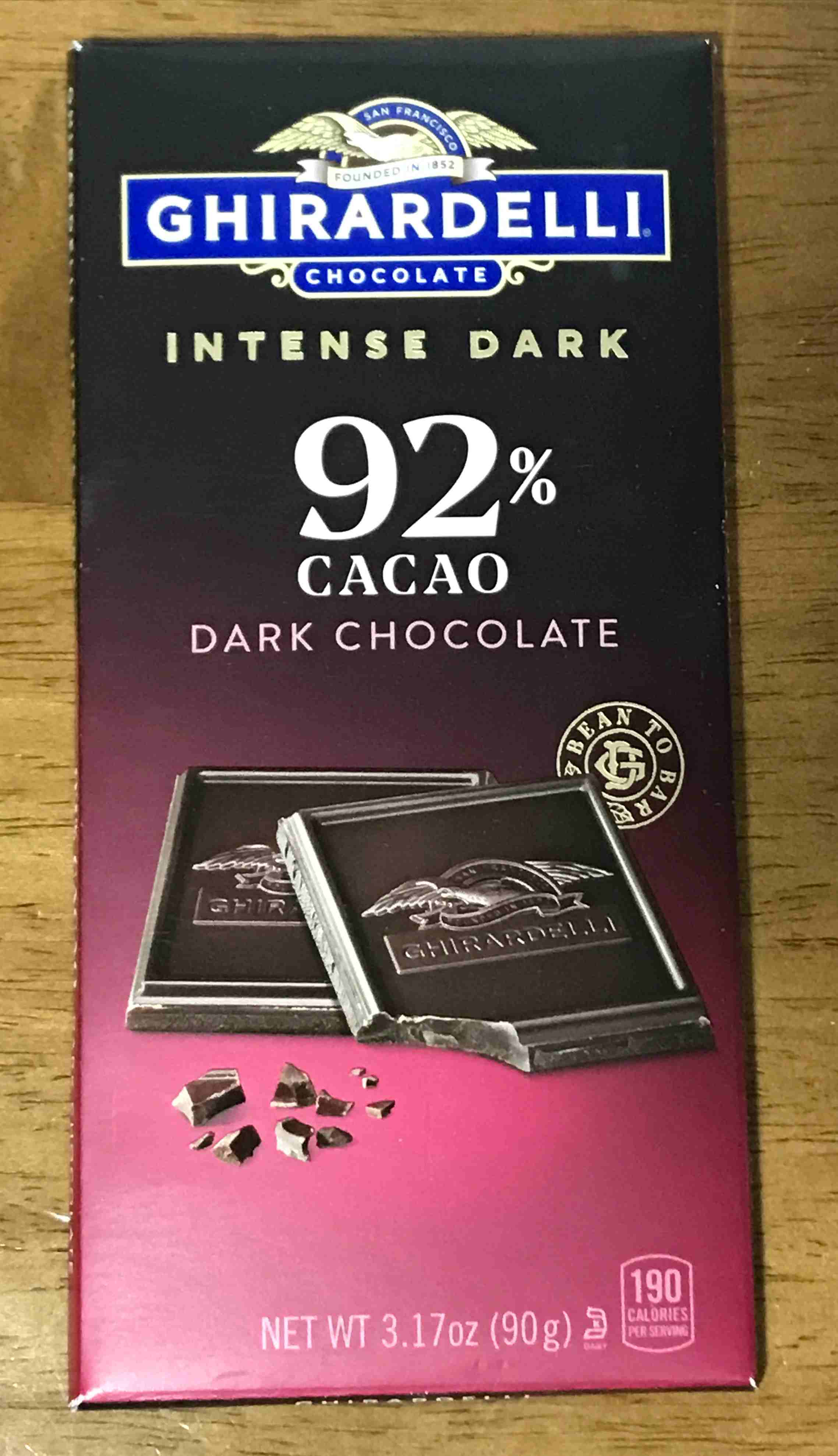 기라델리 다크초콜릿 92% 포장지 앞면