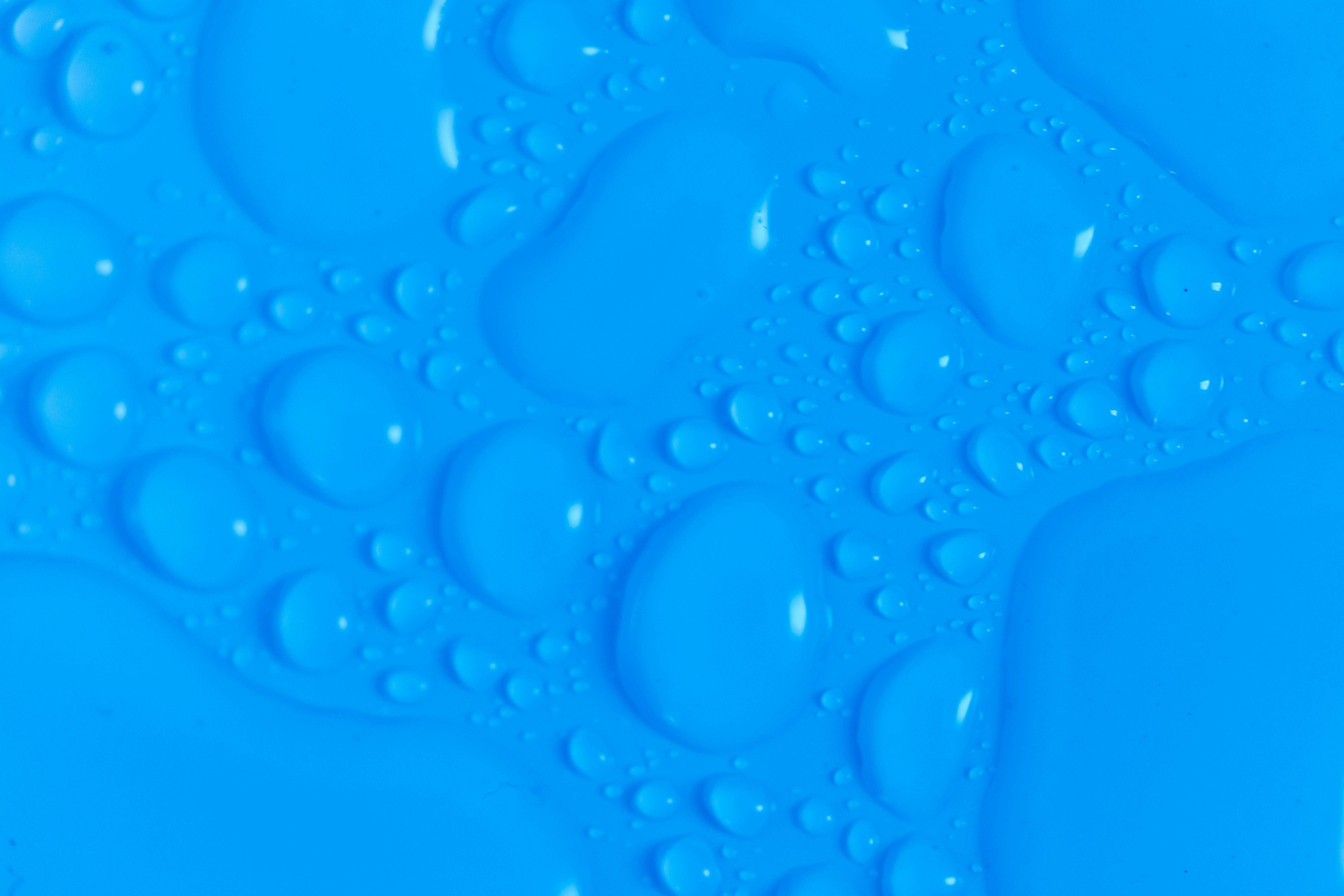 연인이 다른 사람과 은밀히 만나는을 상징하는 이미지