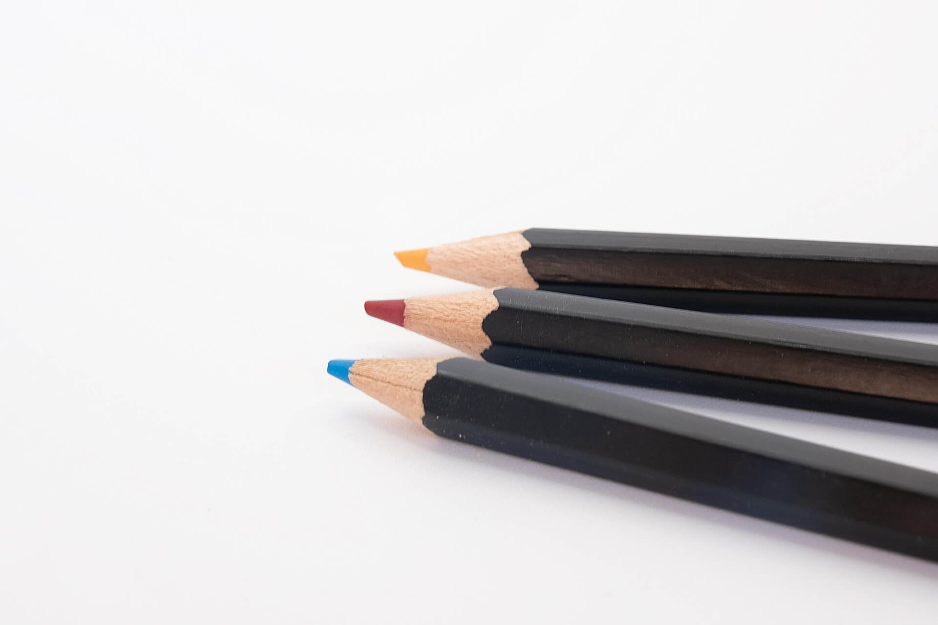 한국 전통 채색화에서 분채와 석채의 차이와 올바른 선택 방법