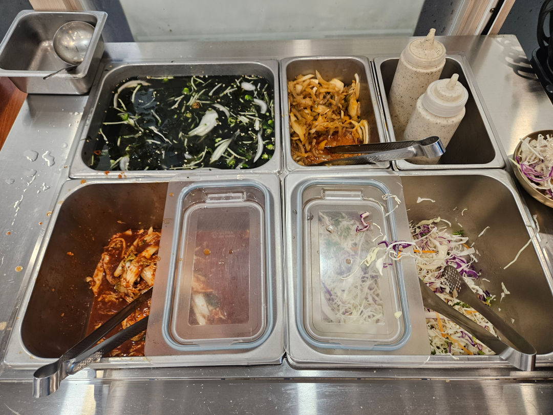 돌솥집 황제 셀프 반찬