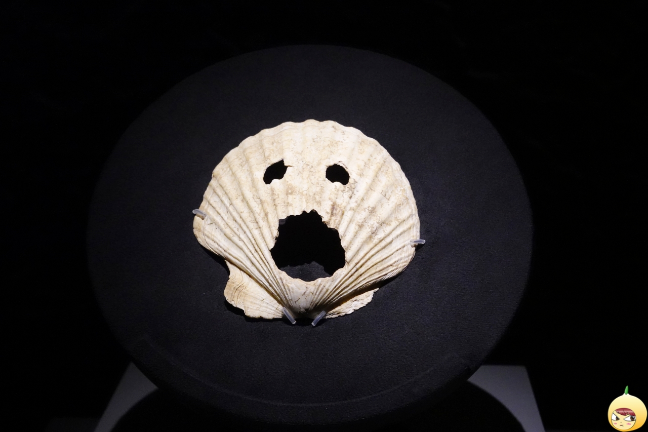 부산 동삼동 패총 조개가면