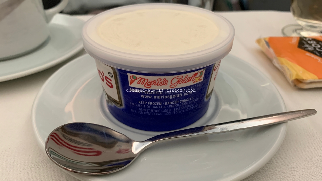 KOREAN AIR-VANCOUVER-INCHEON-BUSINESS-FIRST MEAL-ICECREAM