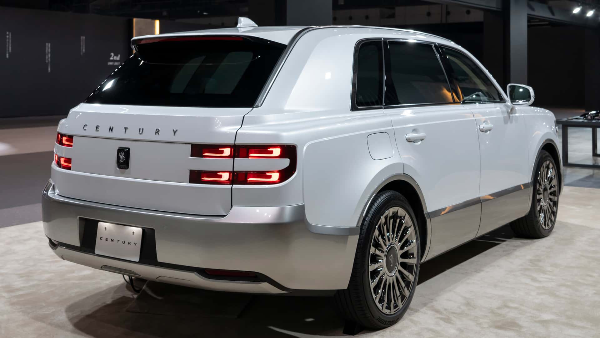 토요타 센추리 SUV