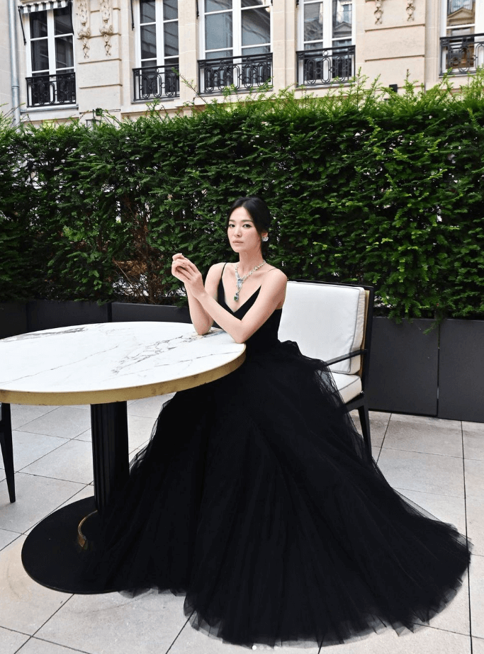 송혜교-해외-행사-드레스입은모습