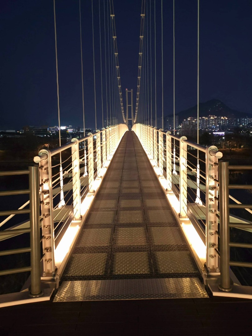 춘천 사이로248 출렁다리 야경