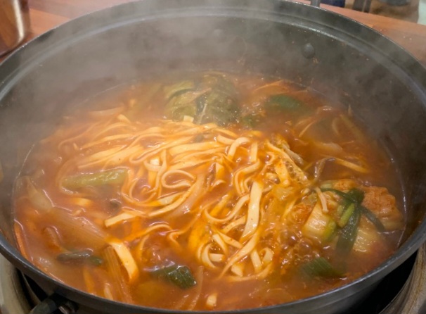 백반기행 충남 내포 김치말이전골 맛집 위치 및 정보(홍성 김치말이전골 맛집)