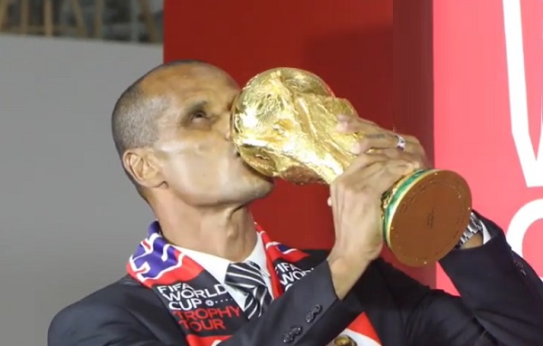 FIFA월드컵 트로피 재질 무게, 줄리메컵 영구소장 국가 및 연도는