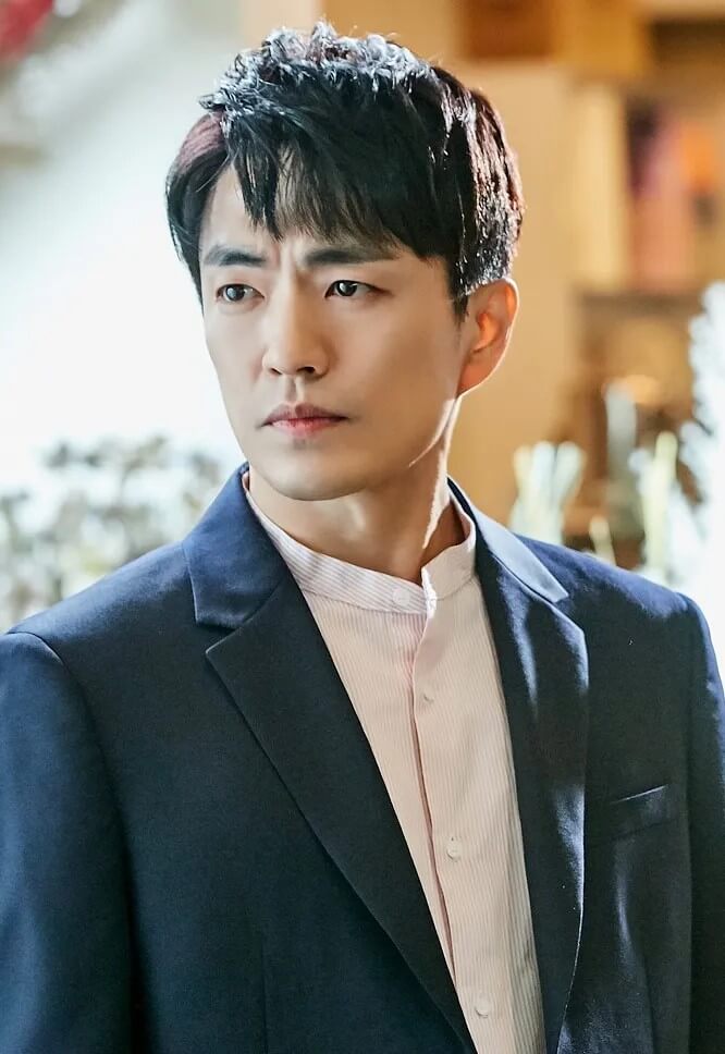 훈남정음의 정문성의 대표 홍보 포스터입니다. 육룡 역을 맡았습니다.