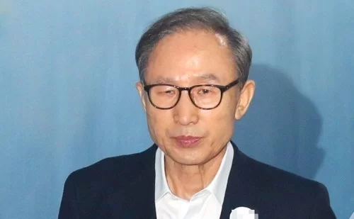  尹&amp;#44; 28일 MB와 김경수 특사 단행 대상자 유력! (좌: 이 전 대통령&amp;#44; 우 : 김경수) 