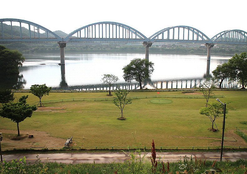 충청북도 충주호 목행파크골프장 소개