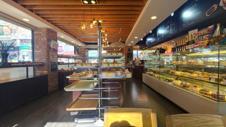 세필즈-과자점-내부