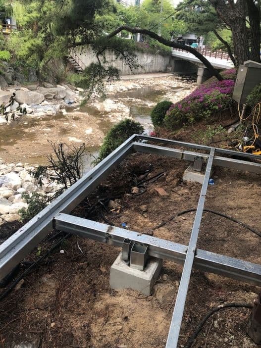 아연도 파이프 용접 불똥 화재 흔적