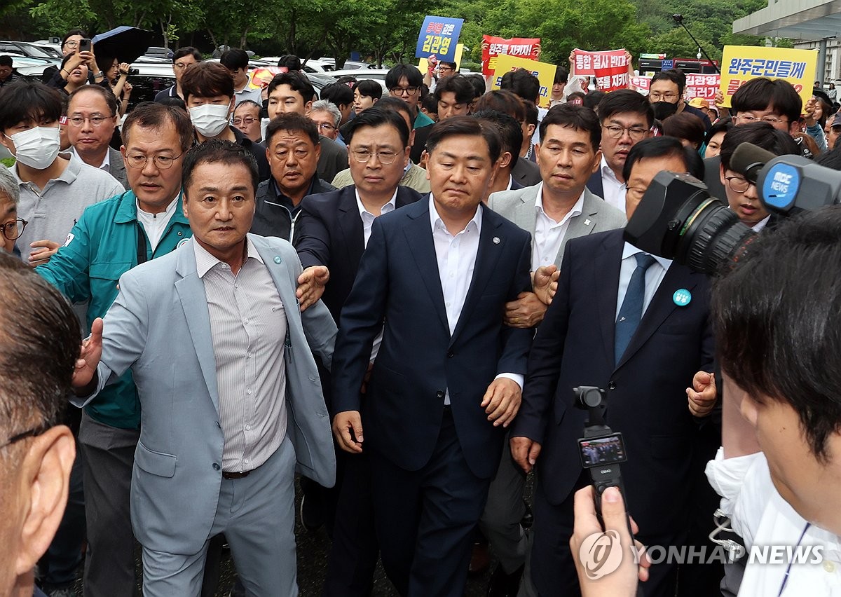 김관영 전북도지사 전주 완주 통합 논란