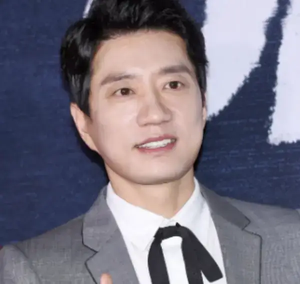 김명민-배우-사진