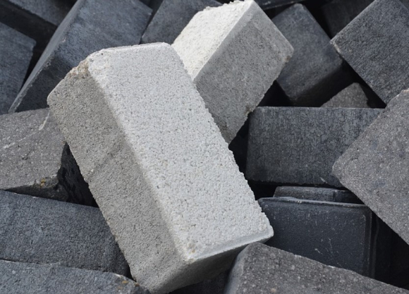 사회에 불만이 있다는 이유로 건물 옥상에서 행인을 향해 벽돌을 던진 남성이 경찰에 붙잡혔다. 본 기사와 무관한 이미지. [사진=픽사베이]