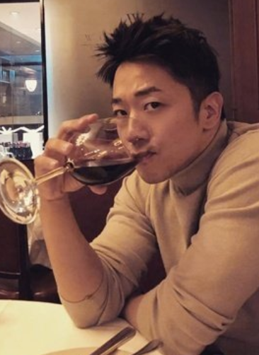 알렉스의 결혼과 이혼