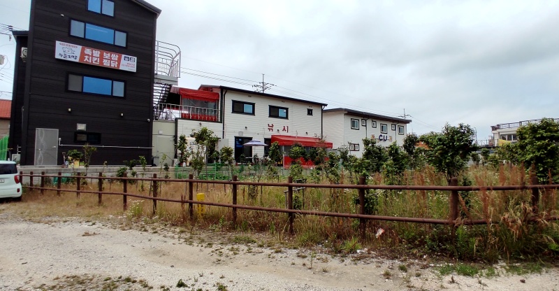 CU로 이어진 나무 휀스