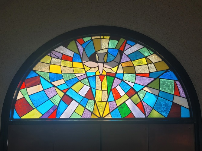 양양성당 성령 비둘기 유리화 사진