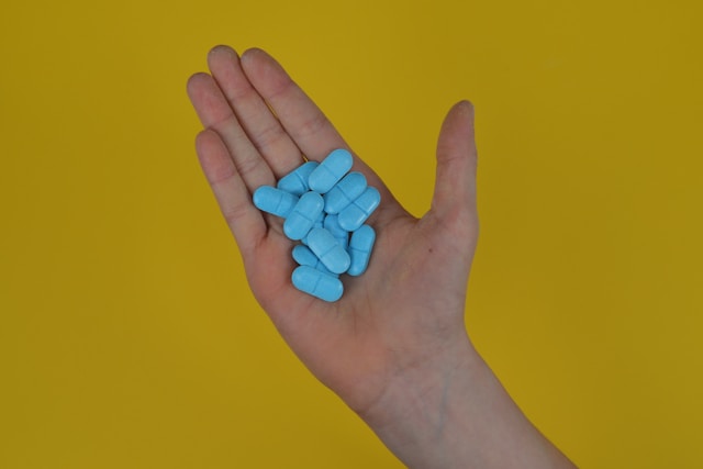 글루타치온을 표현할 수 있는 경구용 알약으로 영양제 관련 사진