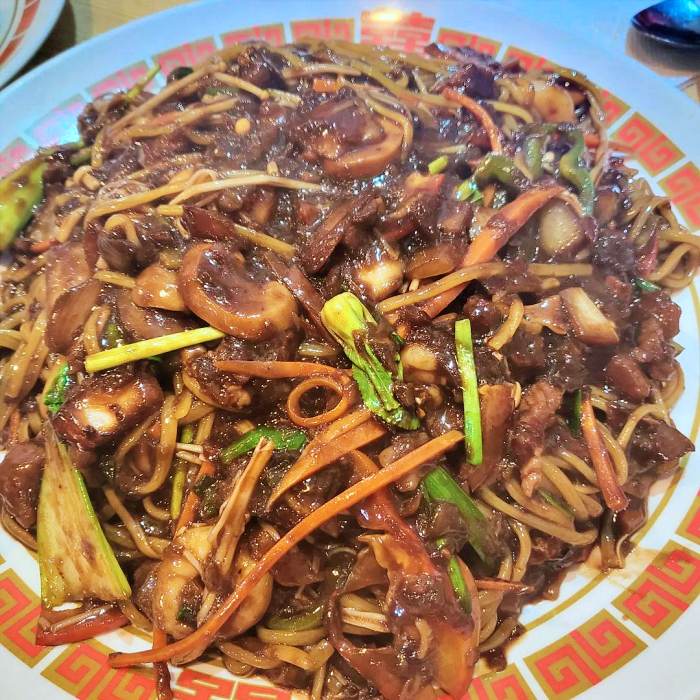 놀라운토요일 서울 경동시장 매운 우삼겹 쟁반짜장 맛집