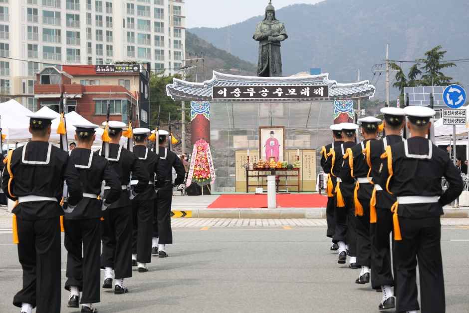 진해군항제 총정리 : 2026 일정부터 여좌천 경화역 교통까지 한 번에