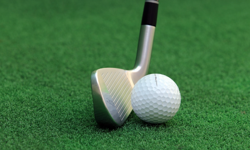 골프채와 골프공