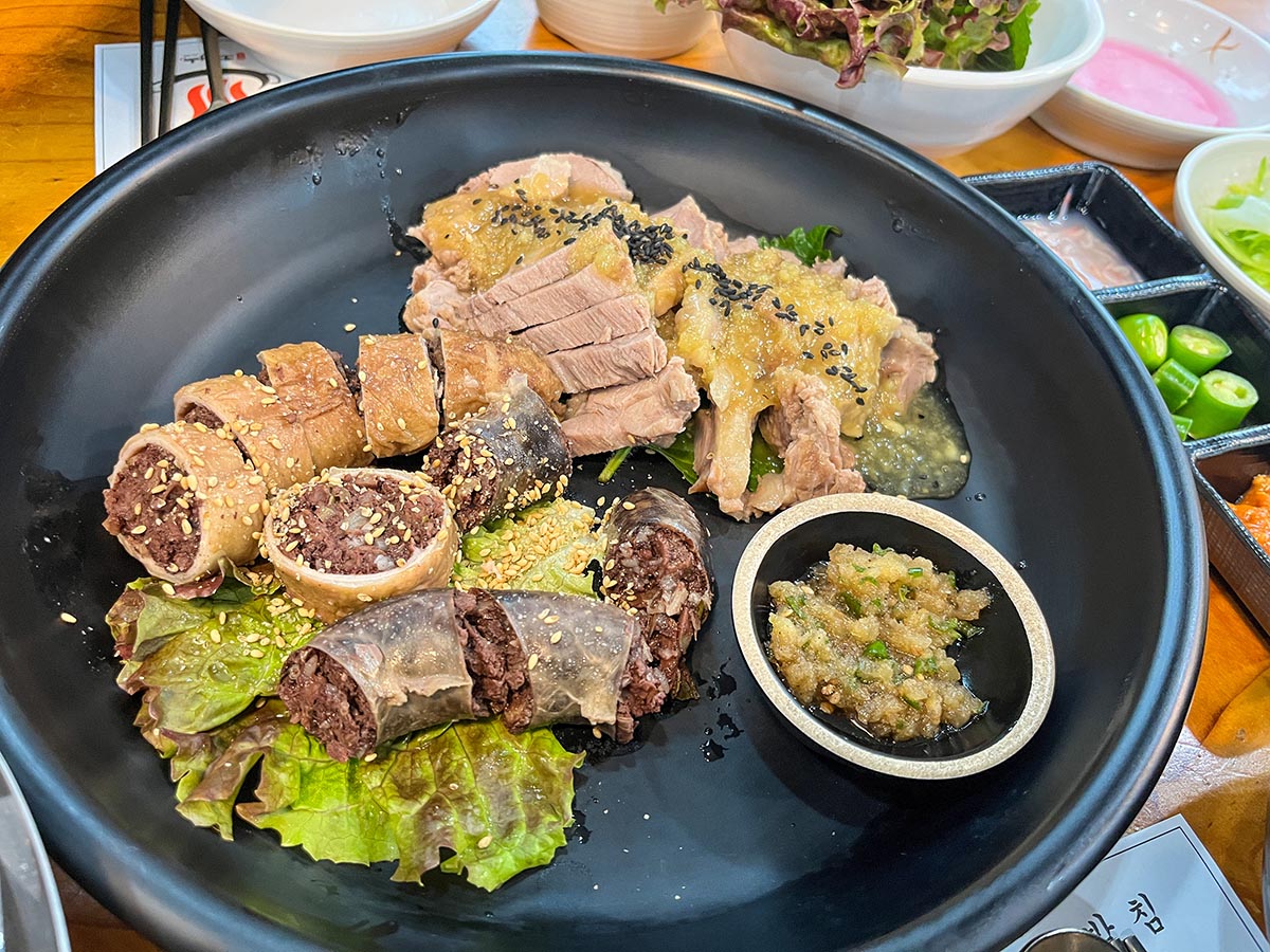 순대마늘보쌈 2인분