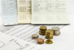 통장과-동전이-있는-이미지