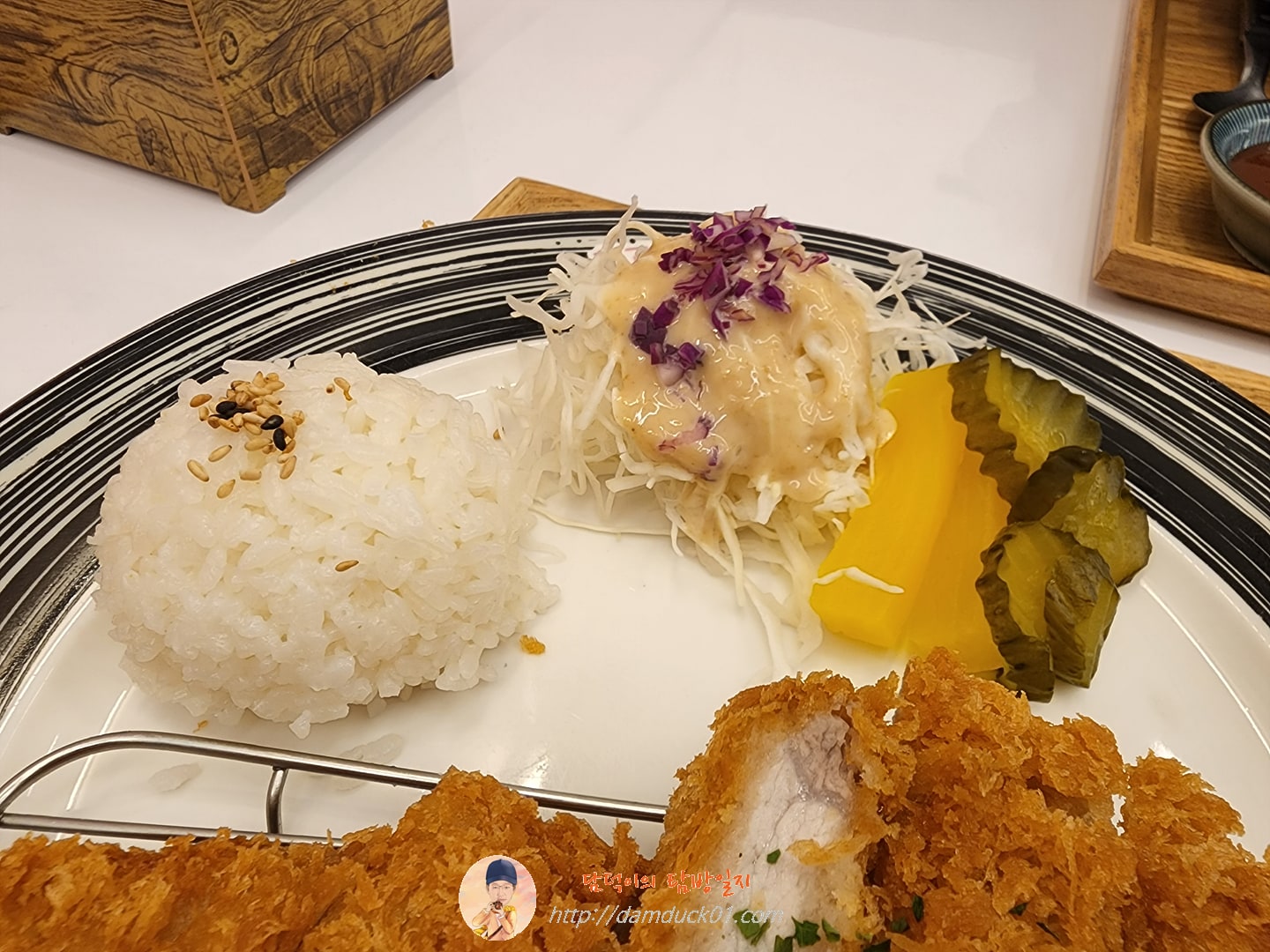 밥, 양배추샐러드, 단무지, 오이피클