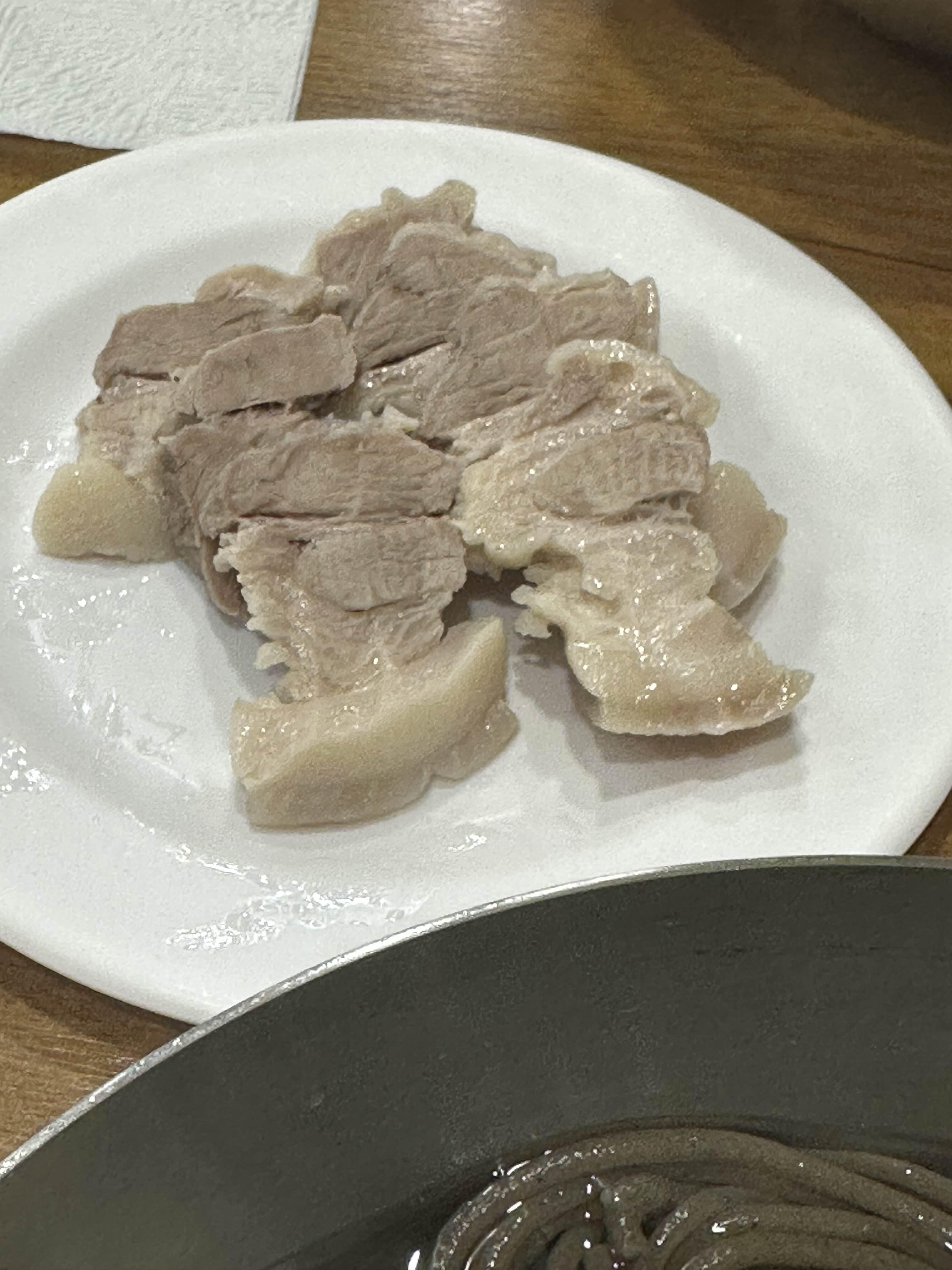 제육 반접시
