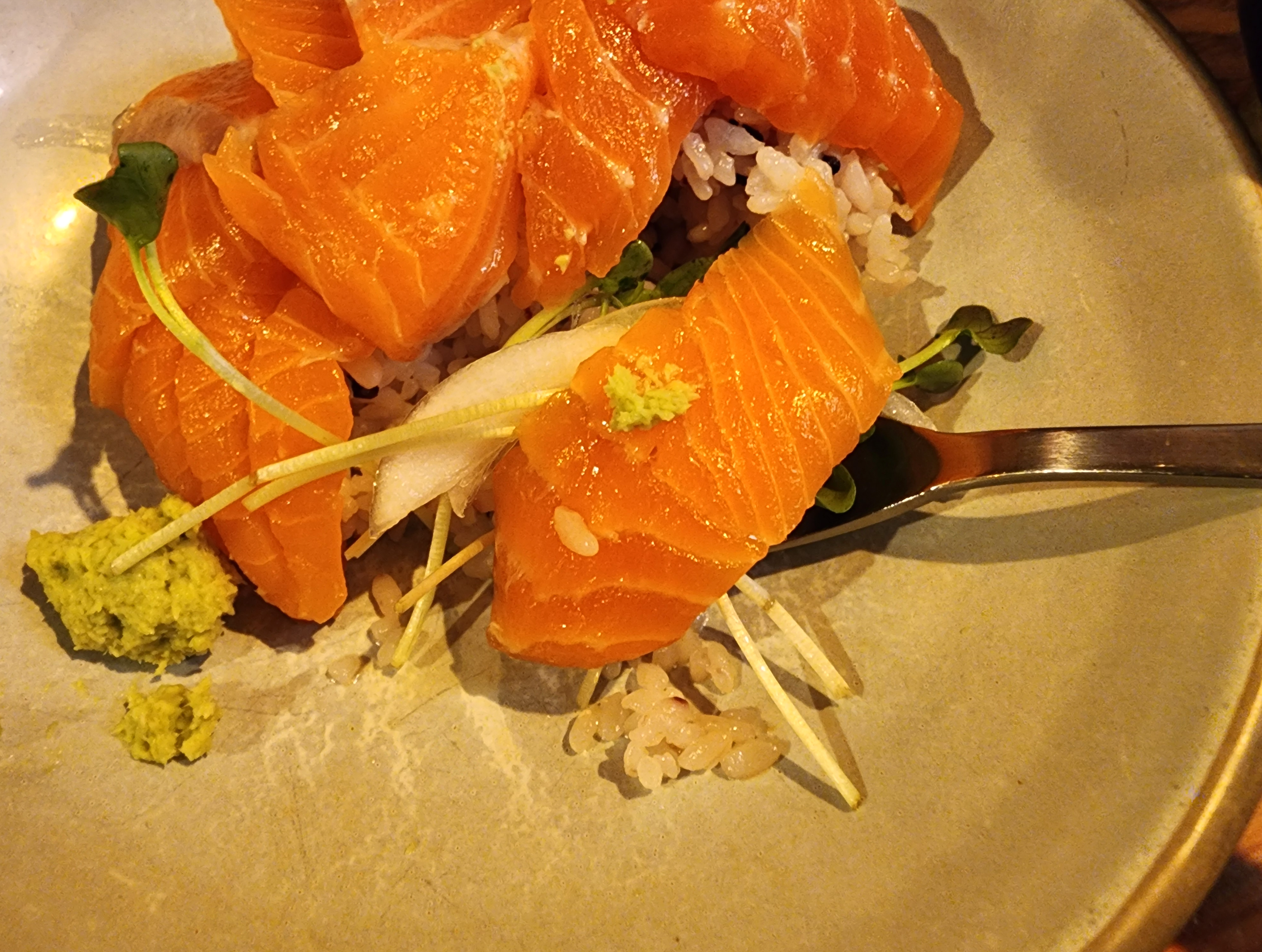 상미식당_연어덮밥